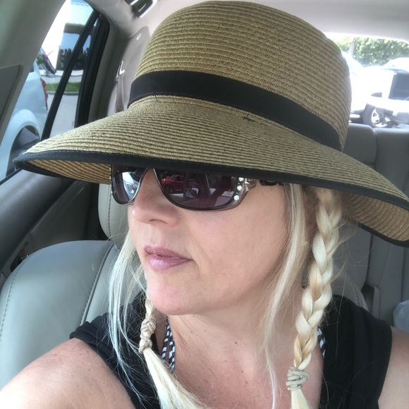 Meet your Posher, Angela - Picture 1 of 1